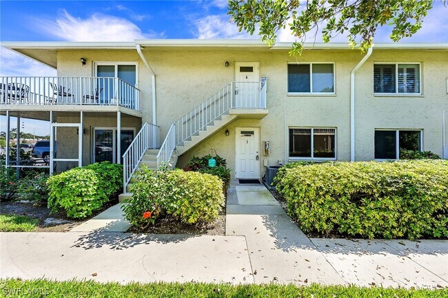 Building Photo - 200 Palm Dr