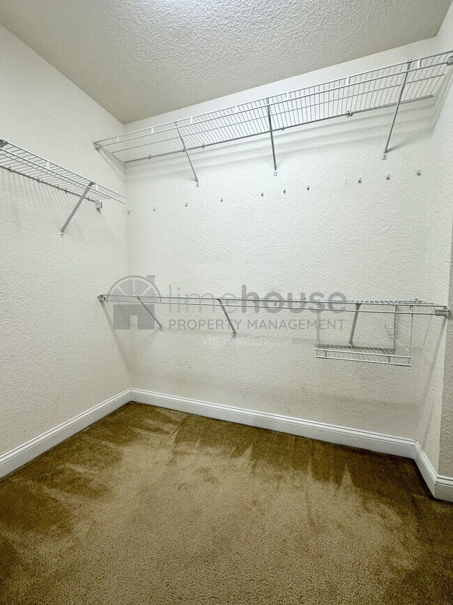 Building Photo - 4452 Leamore Square Rd