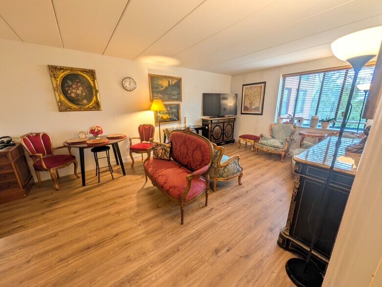 Building Photo - 1933 Commonwealth Ave