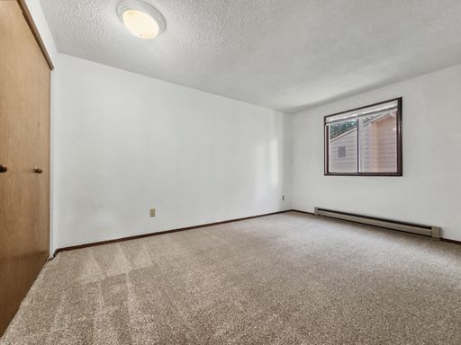 Building Photo - AVAILABLE FEBRUARY 13TH! Freshly Updated Kingsgate Home with Private Outdoor Space