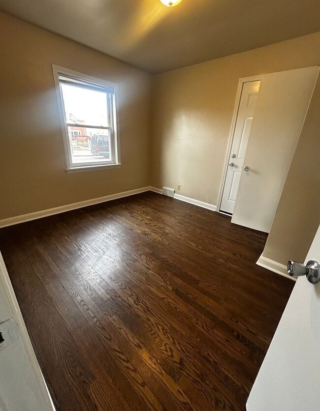 Building Photo - 3178