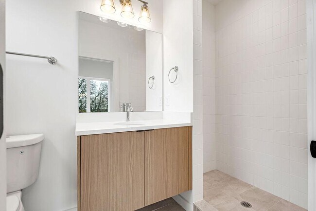 Building Photo - 1244 1st Ave S