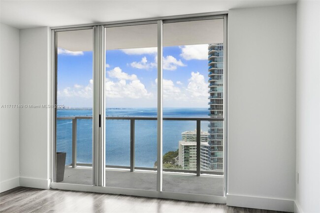 Building Photo - 1155 Brickell Bay Dr