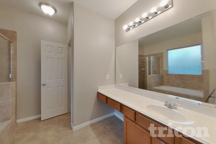 Building Photo - 16207 Augusta Oaks Court