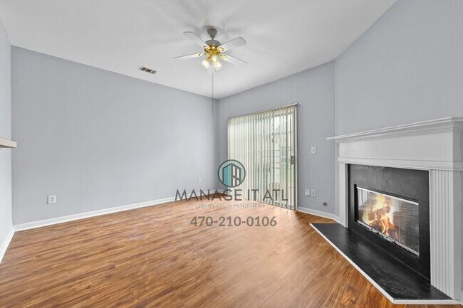 Building Photo - 2-bedroom, 2.5-bathroom Condominium in the heart of Peachtree Corners