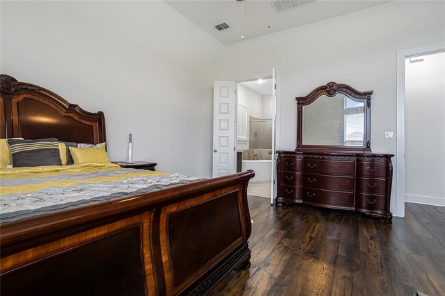 Building Photo - 6721 Empresa Dr