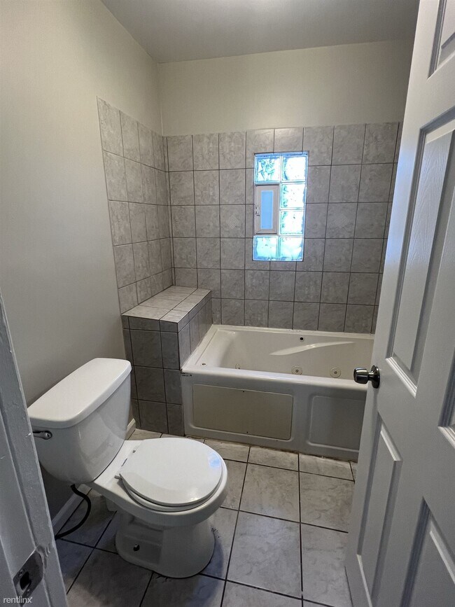 Building Photo - 4 br, 2 bath House - 918 Logan Street Sout...