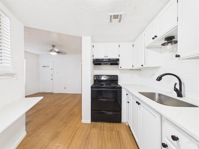 Building Photo - 2500 Burleson Rd