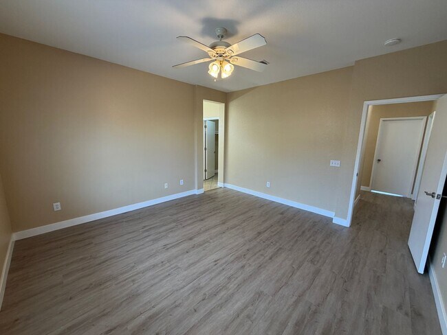 Building Photo - Lovely Three Bedroom Home