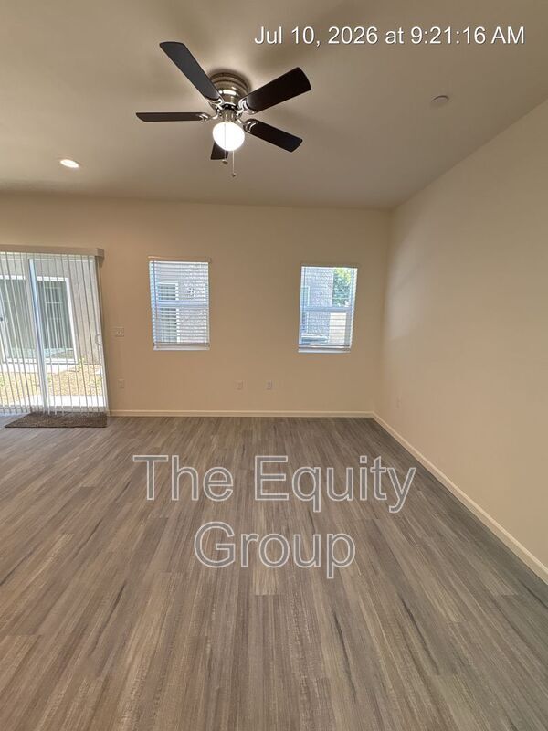 Building Photo - 733 S Pinkham St