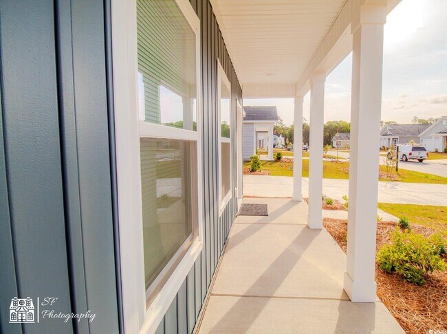 Building Photo - 1860 Villena Dr