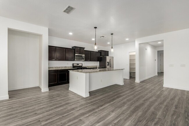 Building Photo - 1035 Carlsbad Dr