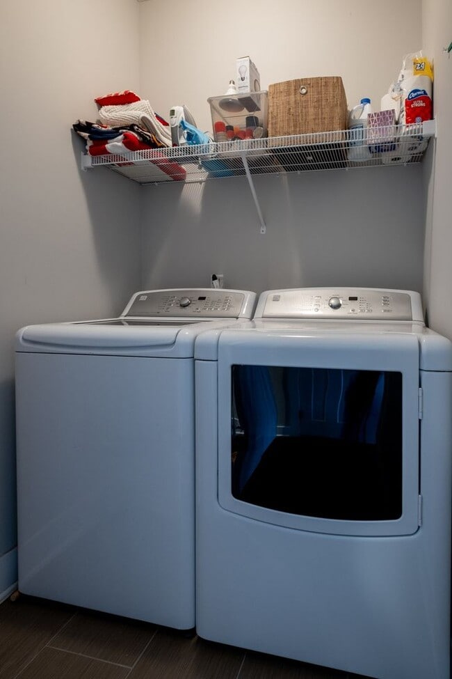 Building Photo - 1811B 6th Ave N