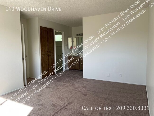 Building Photo - 143 Woodhaven Dr