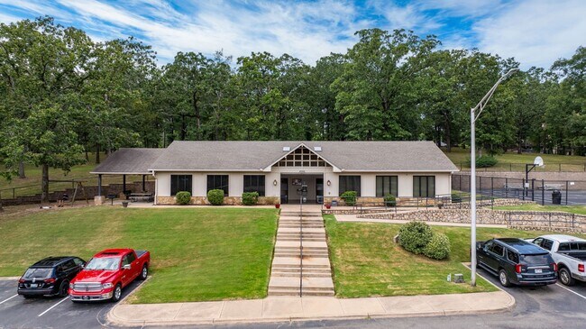 Building Photo - 1512 Waterside Dr