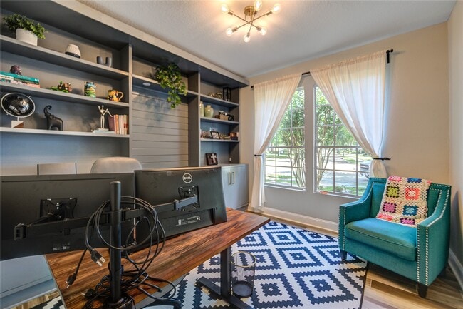 Building Photo - 6206 Clear Canyon Dr