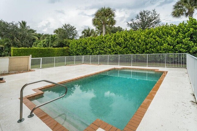 Building Photo - 15079 Corby Ct