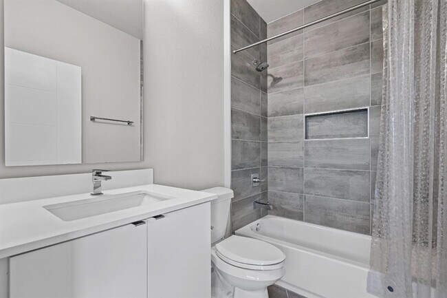 Building Photo - 5605 Sunshine Dr