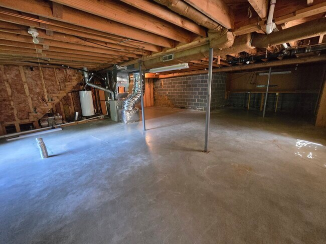 Building Photo - 3109 Dekalb Dr SW