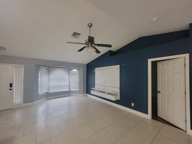 Building Photo - 17432 Delaware Rd