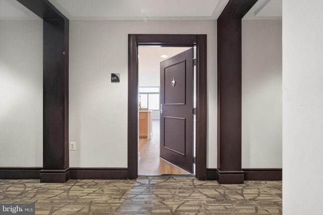 Building Photo - 3600 S Glebe Rd