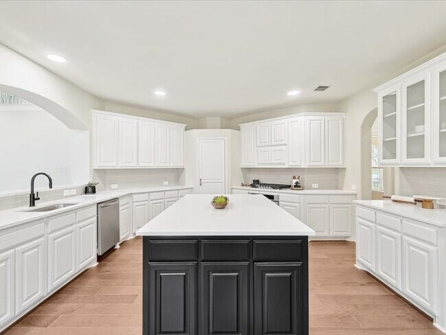 Building Photo - 9705 Terence Dr