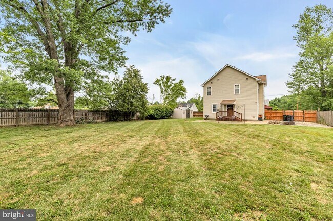 Building Photo - 8604 Woodlawn Ct
