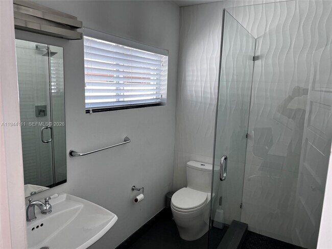 Building Photo - 2301 S Miami Ave