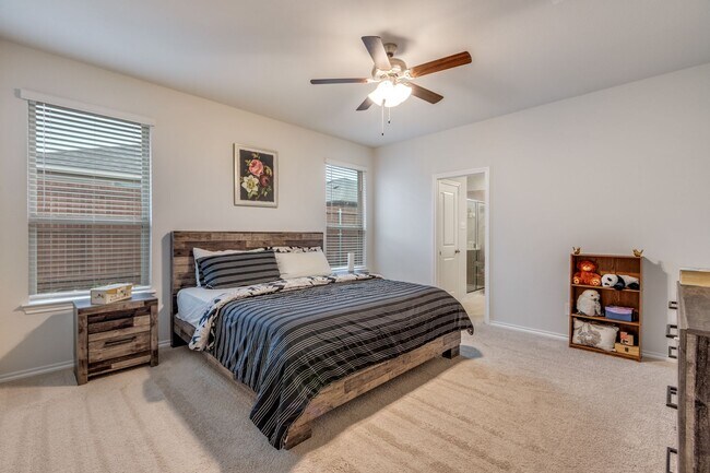 Building Photo - 3315 Celestial Ln