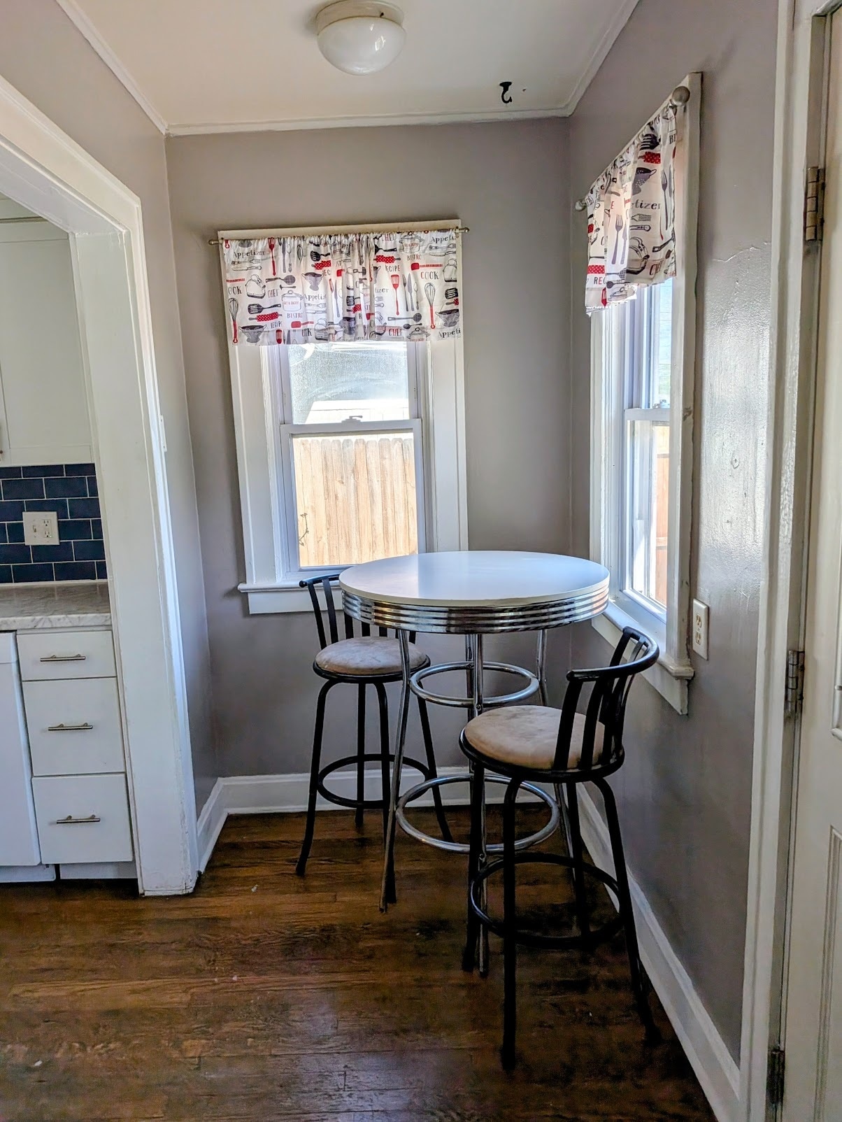 Building Photo - 1021 E 76th St