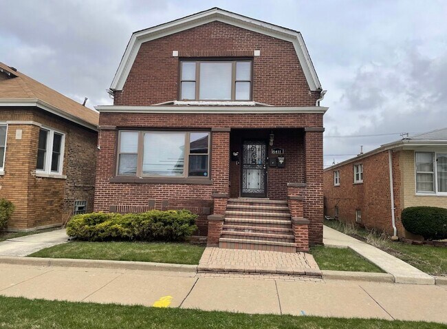 Building Photo - 8411 S Elizabeth St