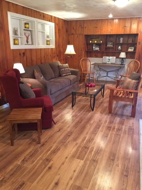 Building Photo - Private Access to the Big Piney River