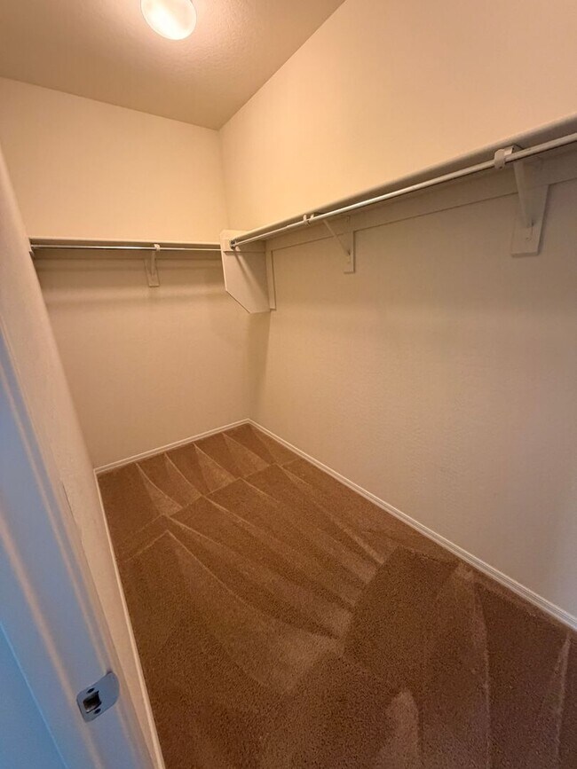 Building Photo - Live the Anthem Lifestyle! 3 Bed Home + Resort-Style Amenities