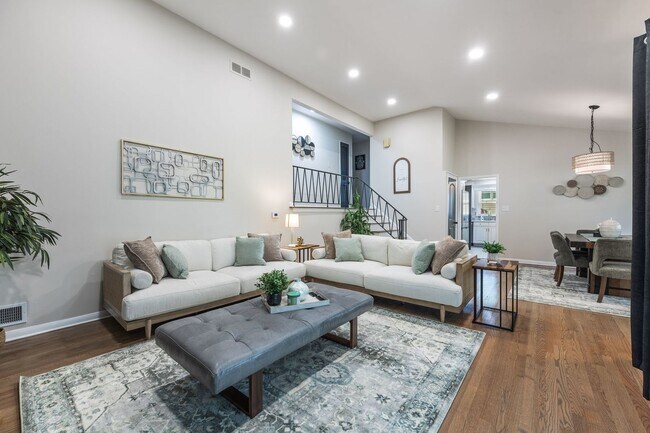 Building Photo - 12548 S Major Ave