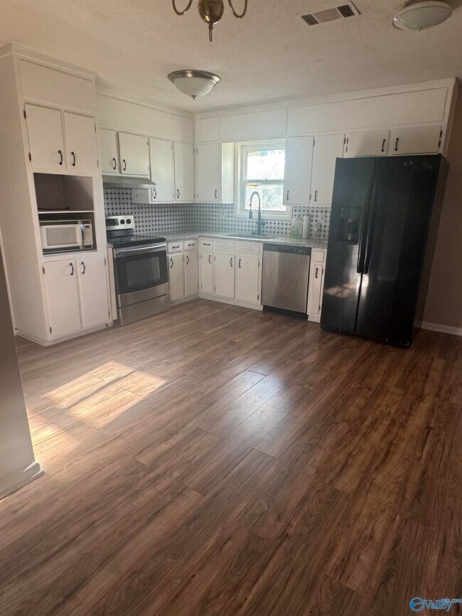 Building Photo - 3918 Binderton Pl SW