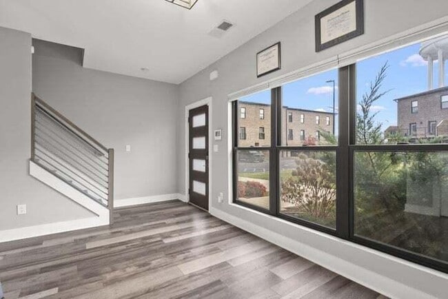 Building Photo - 955 Tarr Trce