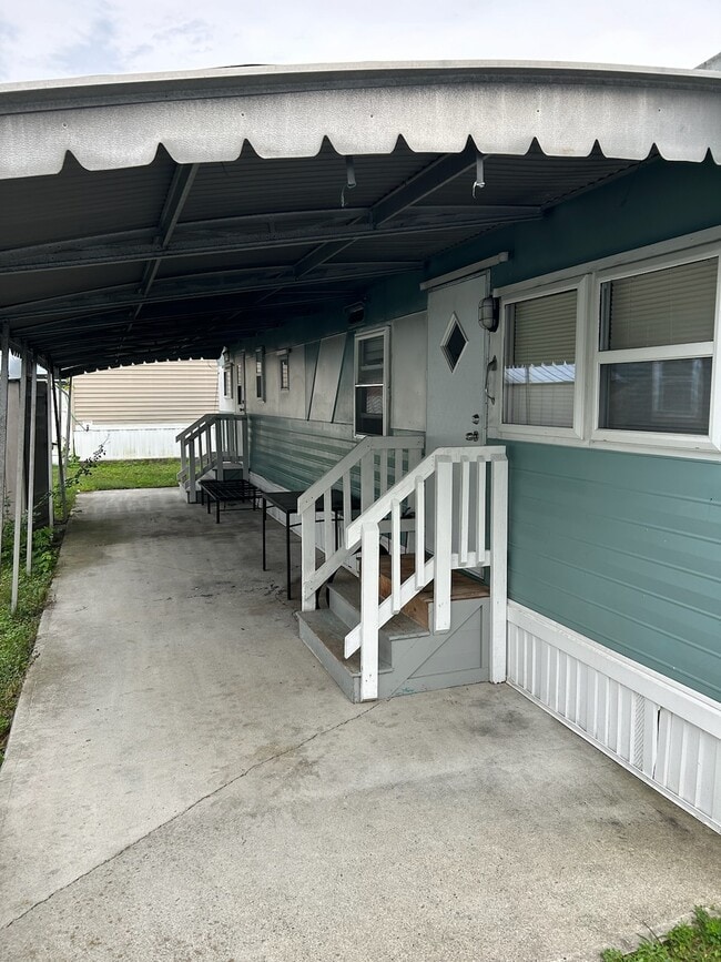 Building Photo - 1917 Central Ave