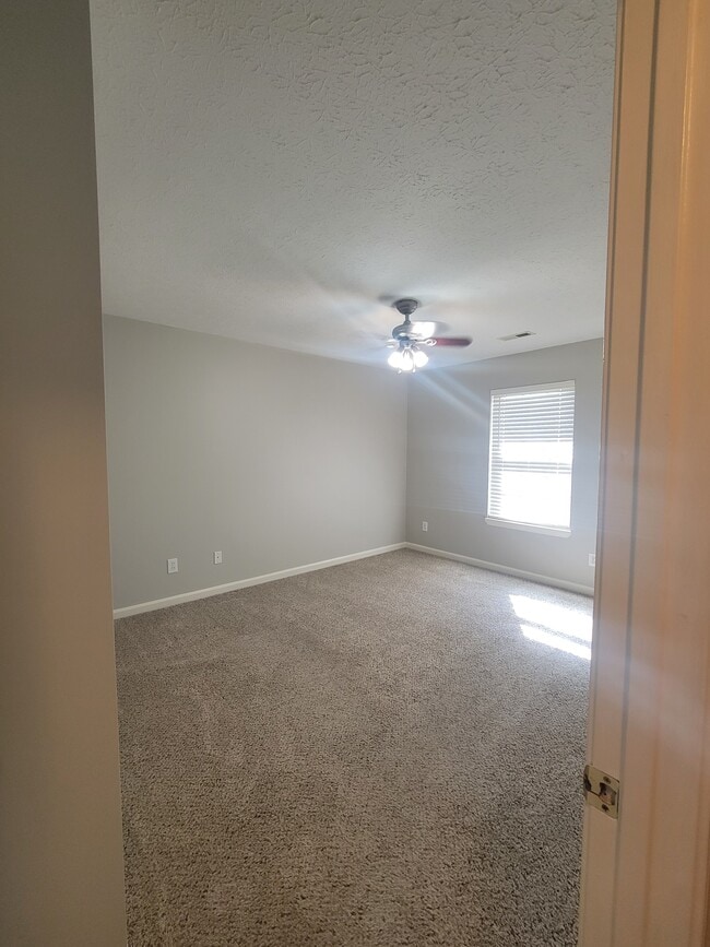 Building Photo - 1216 Pebble Creek Dr