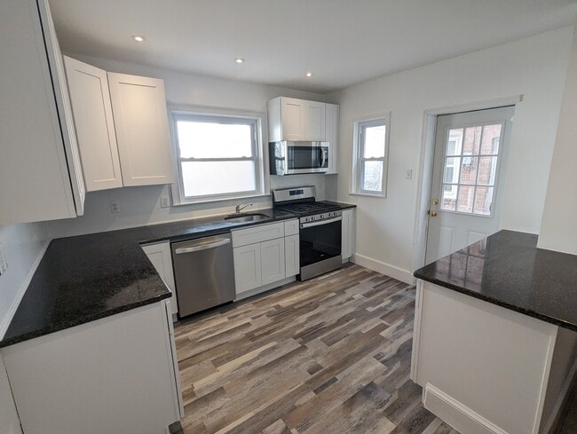 Building Photo - 1143 N 65th St