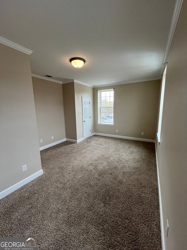 Building Photo - 65 E Main St