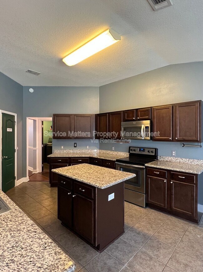 Building Photo - 6175 Chester Dr