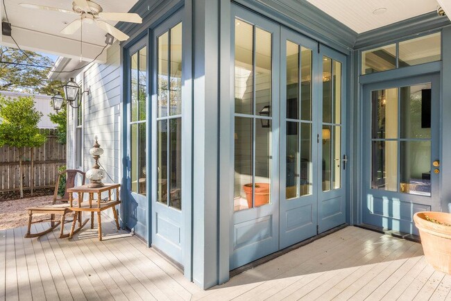 Building Photo - 4104 Avenue F