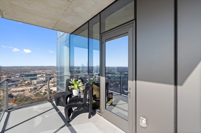 Building Photo - 44 East Ave