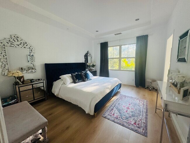 Building Photo - 113 Churchill