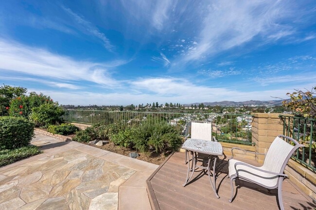 Building Photo - Single-story living with incredible panoramic sunset, mountain, and city light views