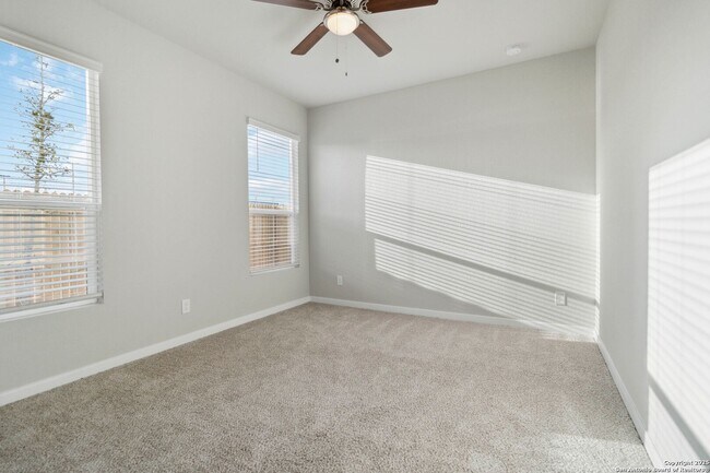 Building Photo - Brand New 3 Bd 3 Full Bath Townhouse Near ...