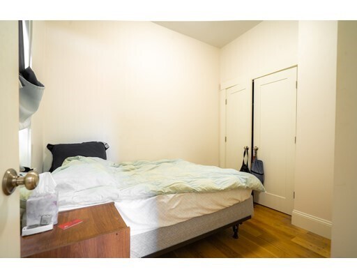 Building Photo - 565 Somerville Ave