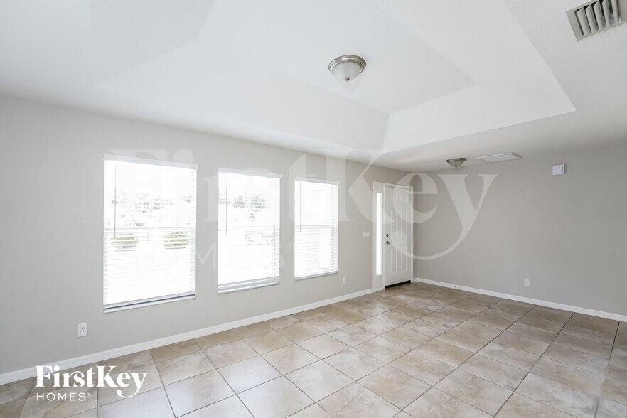 Building Photo - 4637 Antioch St