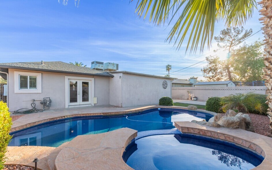 Building Photo - 6838 E Almeria Rd