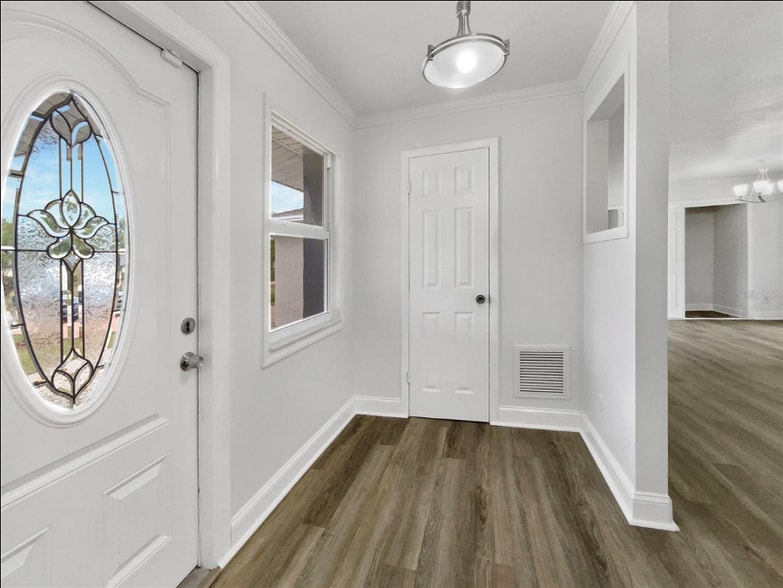 Building Photo - 23337 Olean Blvd